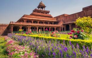 Overnight Taj Mahal Tour by Car from Delhi